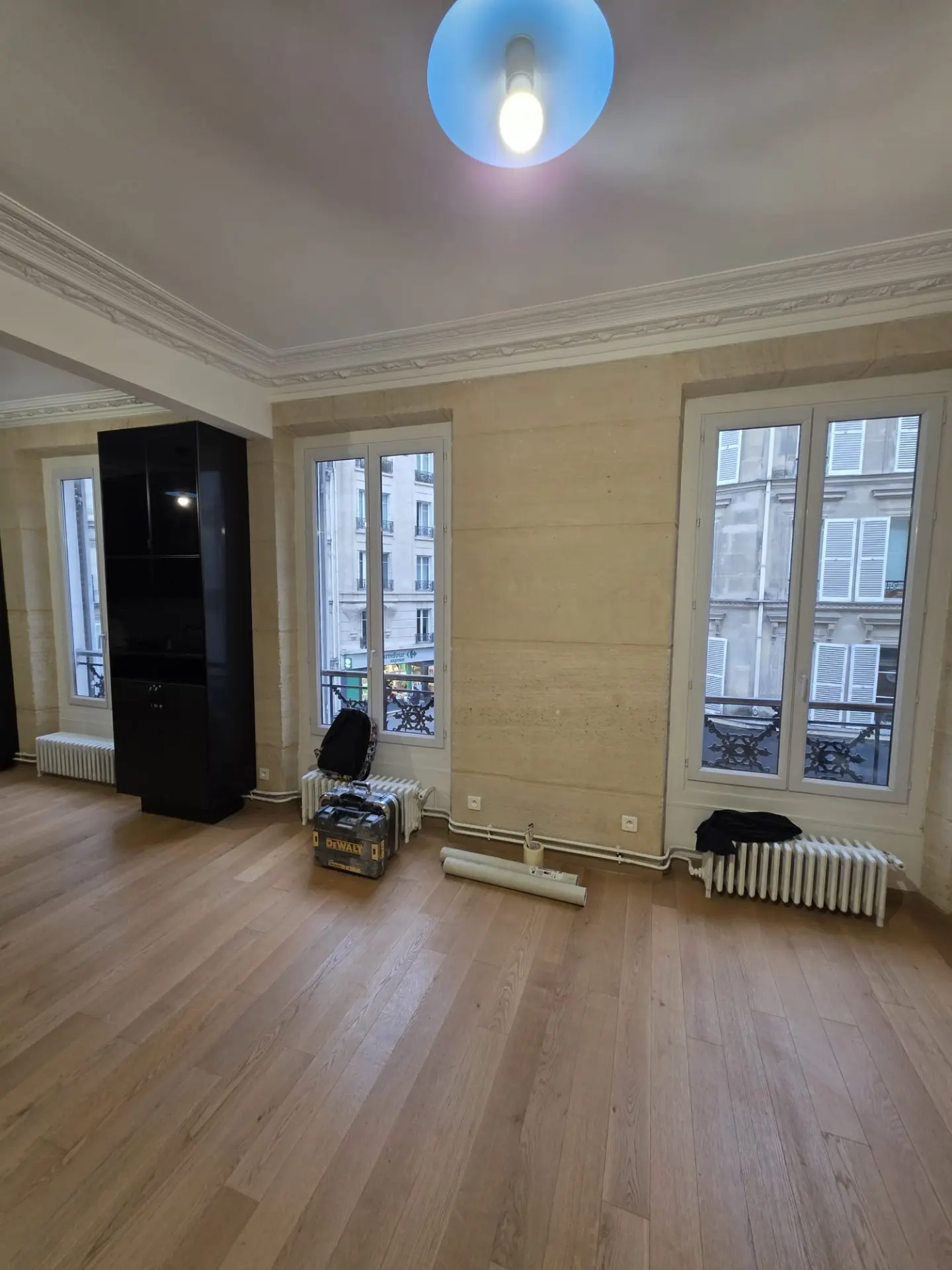 Séjour haussmannien en rénovation — Paris — 2 pièces