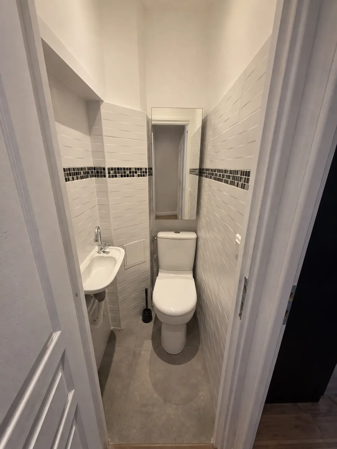 WC indépendants rénovés — Paris — appartement locatif